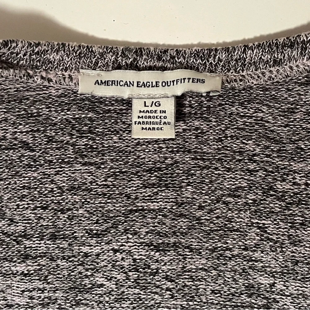 American Eagle v-neck sweater - Picture 2 of 3